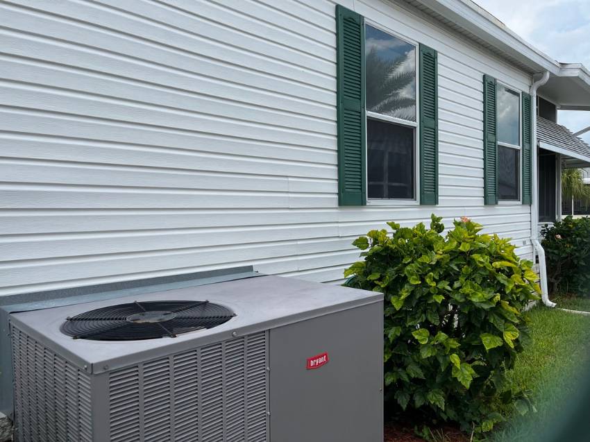 2417 Crooked Stick Drive a Winter Haven, FL Mobile or Manufactured Home for Sale